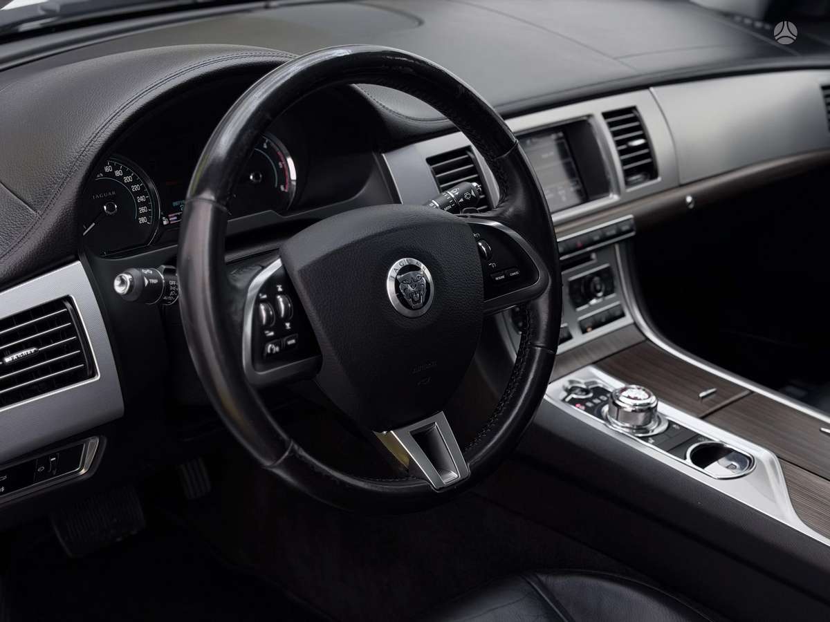 Jaguar XF, 2.2 l., Седан