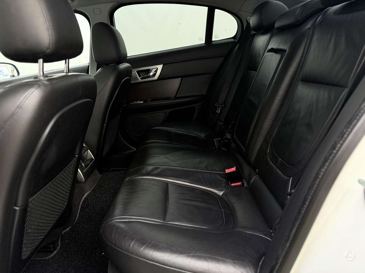 Jaguar XF, 2.2 l., Седан