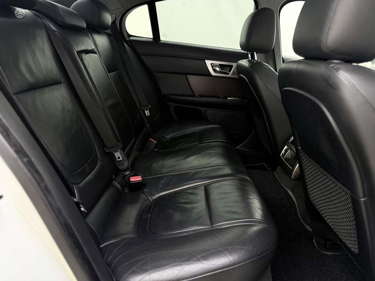 Jaguar XF, 2.2 l., Седан