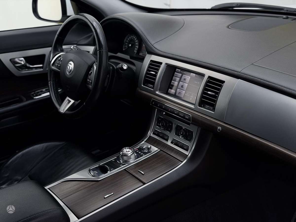 Jaguar XF, 2.2 l., Седан