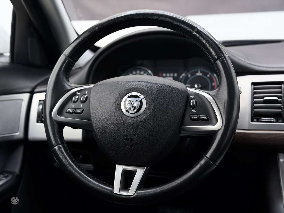 Jaguar XF, 2.2 l., Седан