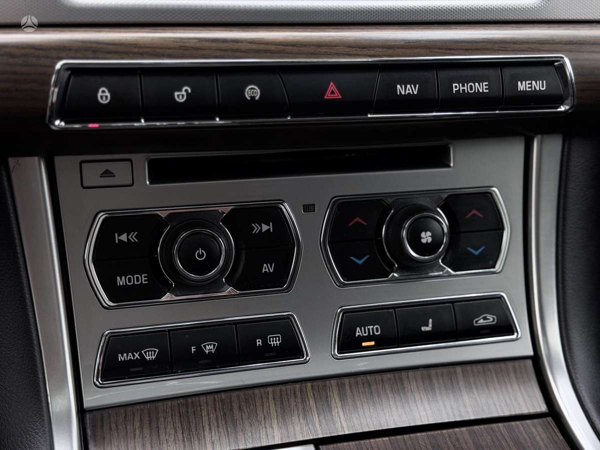Jaguar XF, 2.2 l., Седан