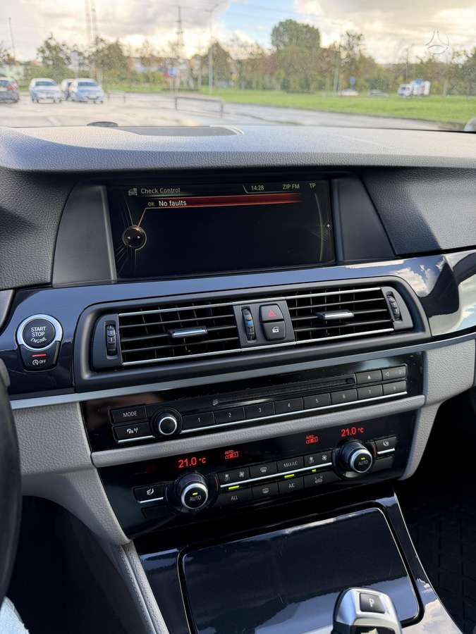 BMW 520, 2.0 l., Седан