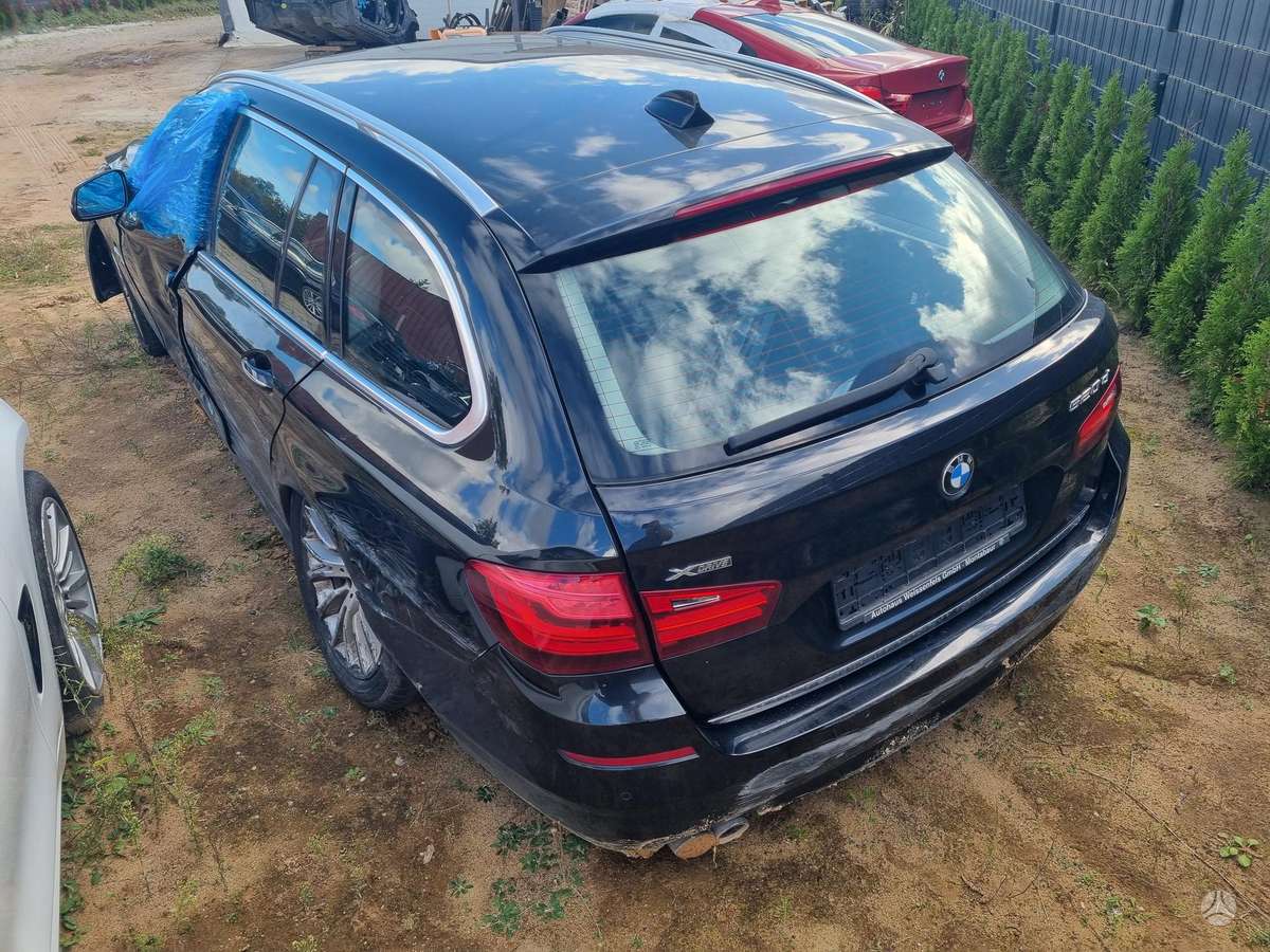 BMW 5 serija dalimis