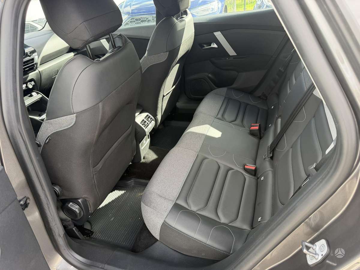 Citroen C4, 1.5 l., hatchback
