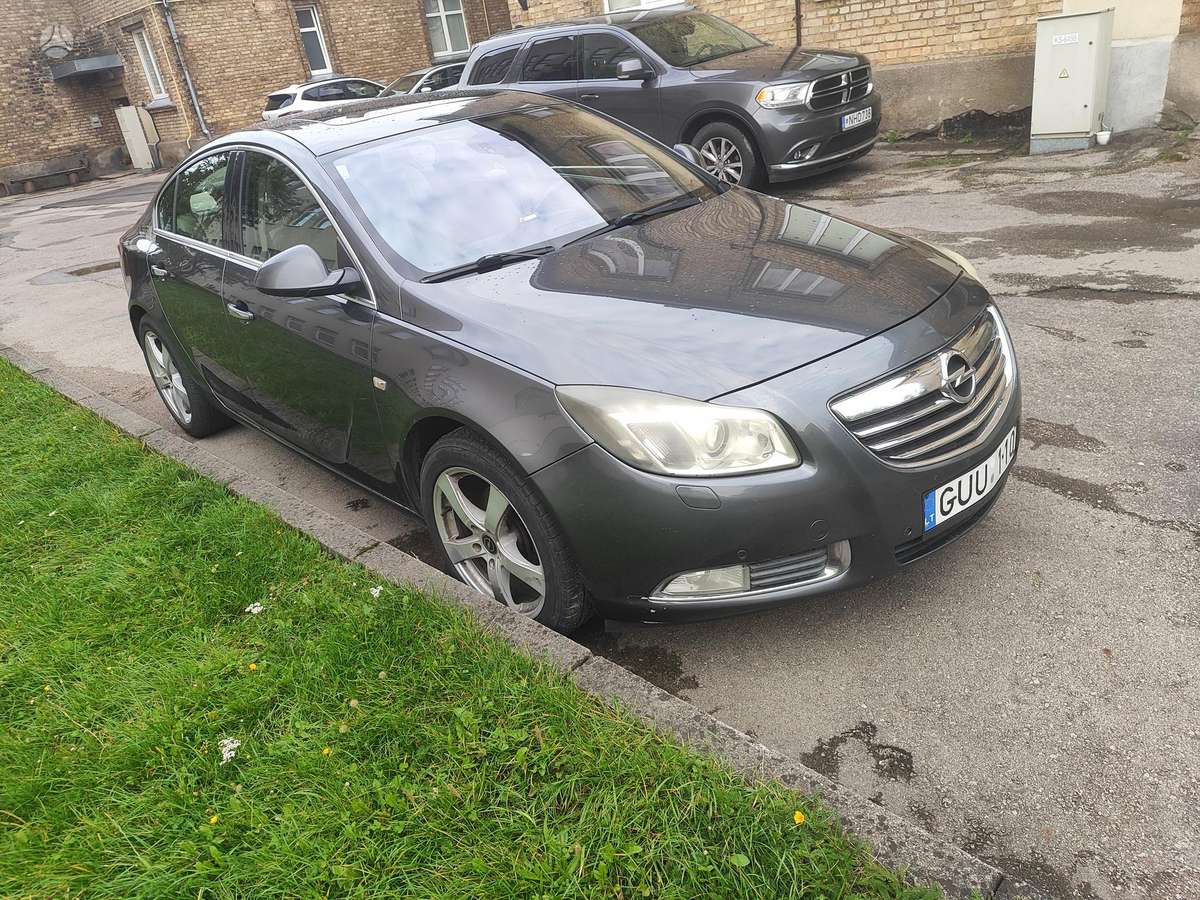 Opel Insignia, 2.0 l., Седан