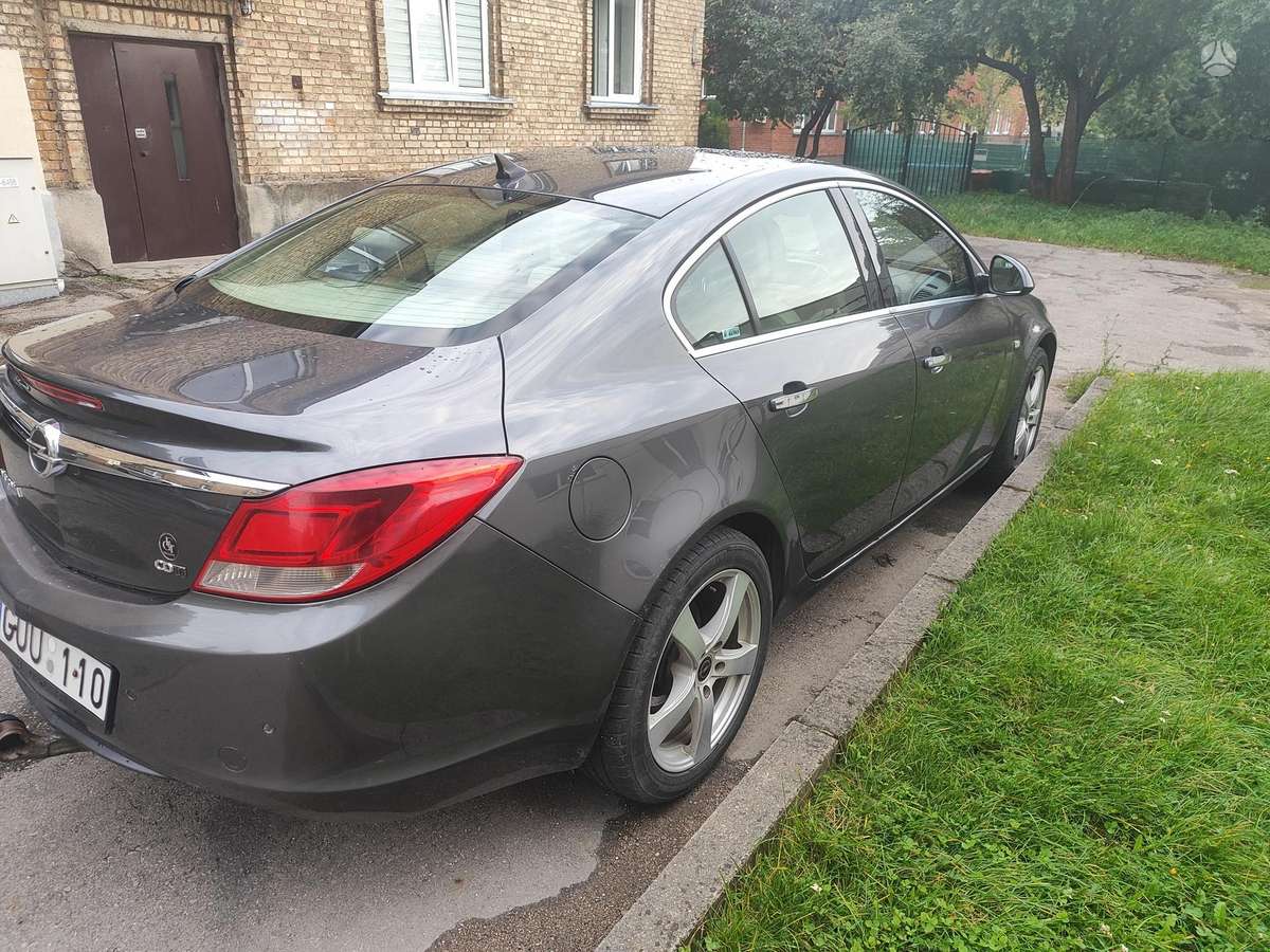 Opel Insignia, 2.0 l., Седан