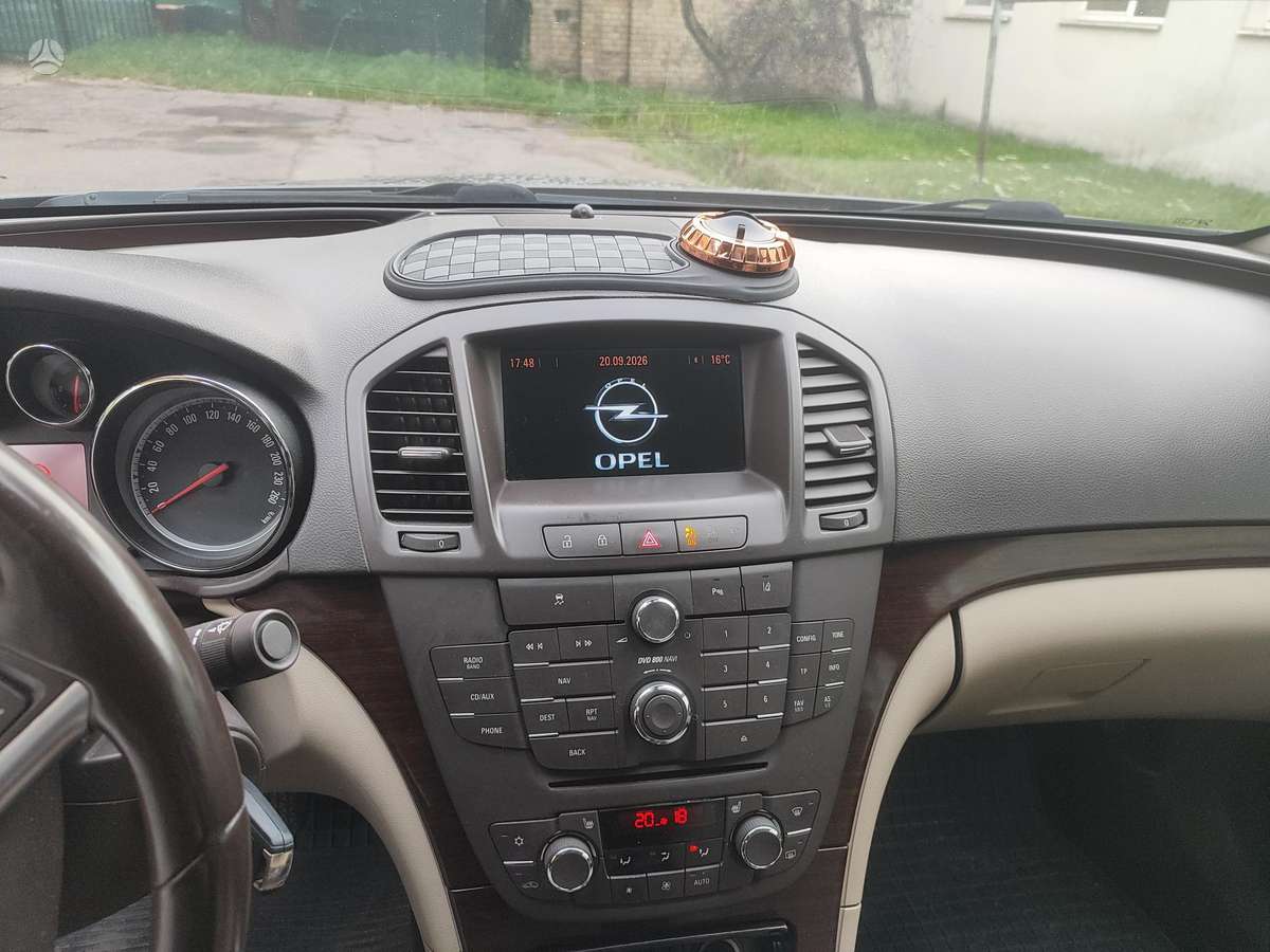 Opel Insignia, 2.0 l., Седан