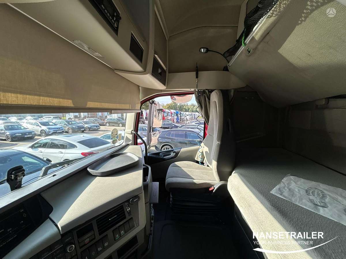 Volvo FH 500 Mega Low Deck, double sleeper