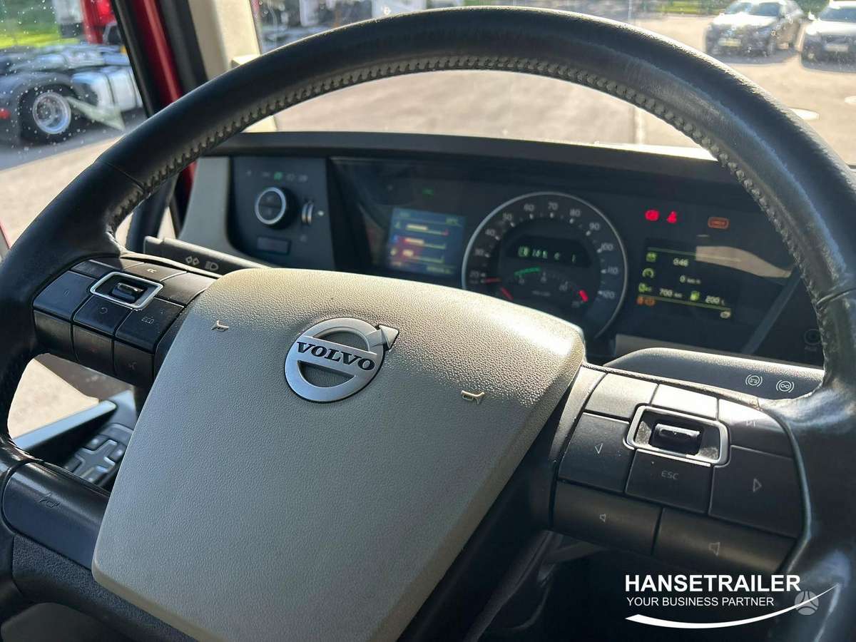 Volvo FH 500 Mega Low Deck, double sleeper