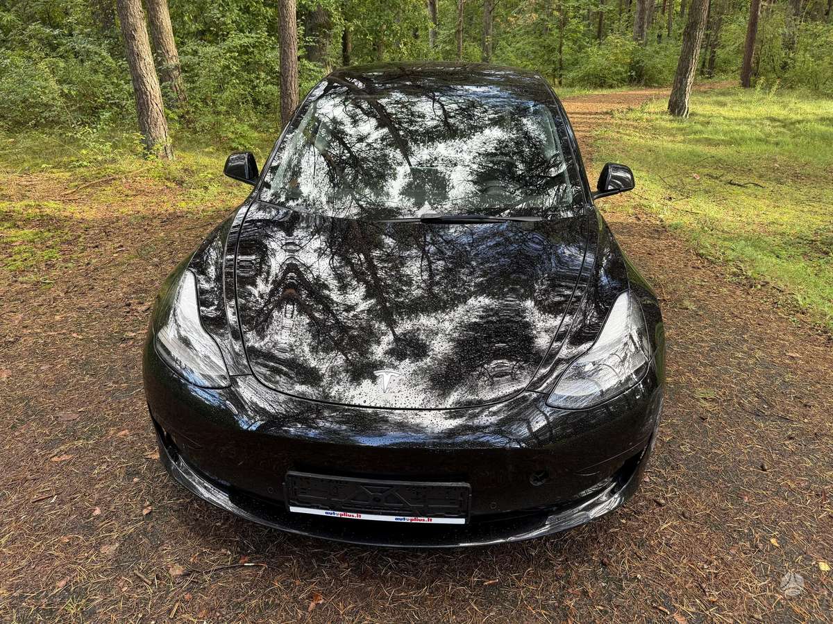 Tesla Model 3, saloon / sedan
