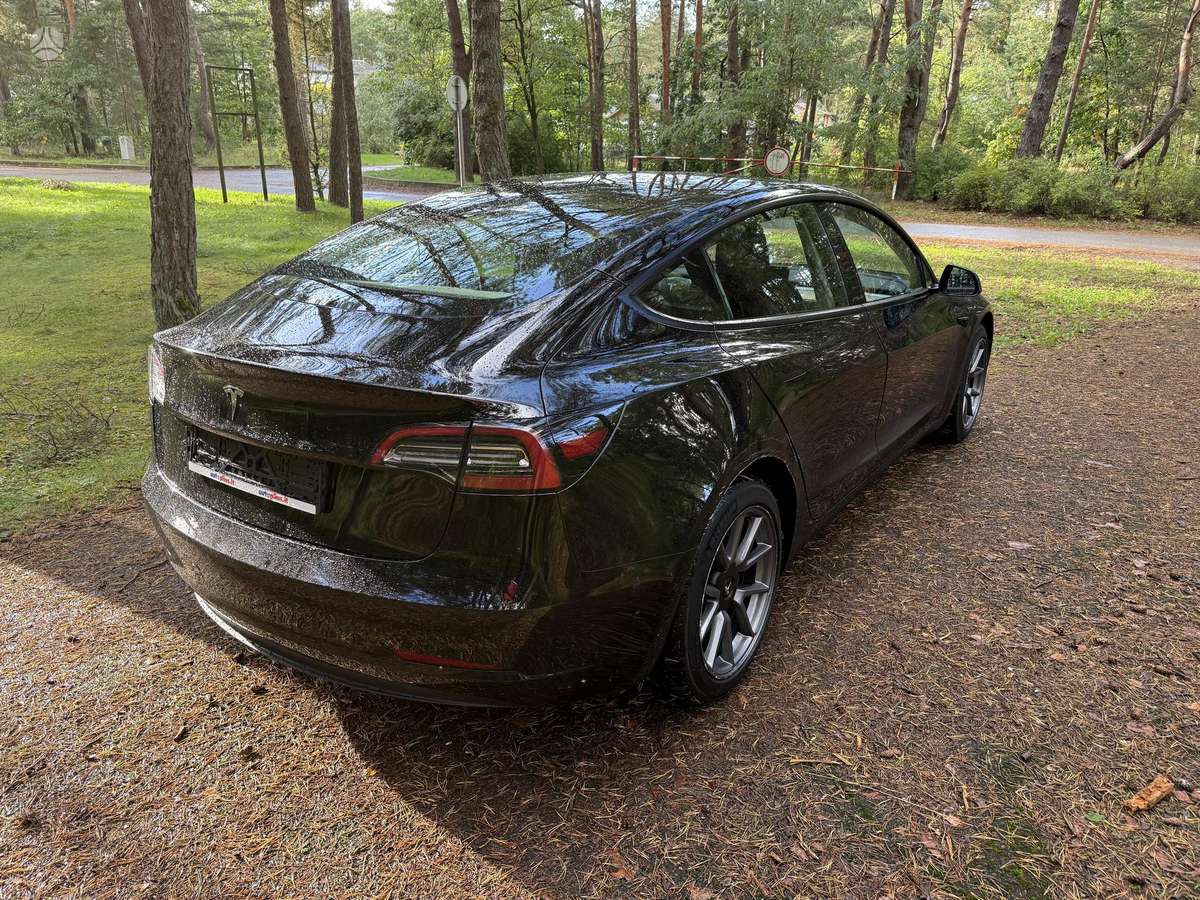 Tesla Model 3, saloon / sedan