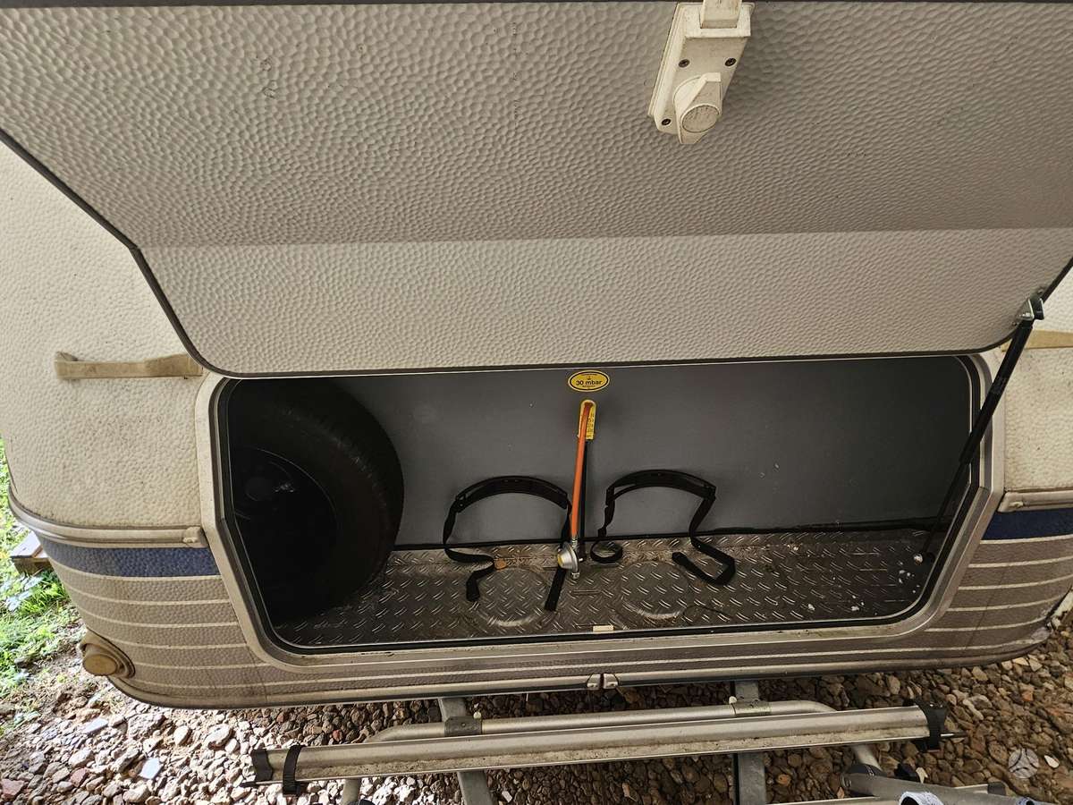 -Kita- TEC  490K 1, caravans
