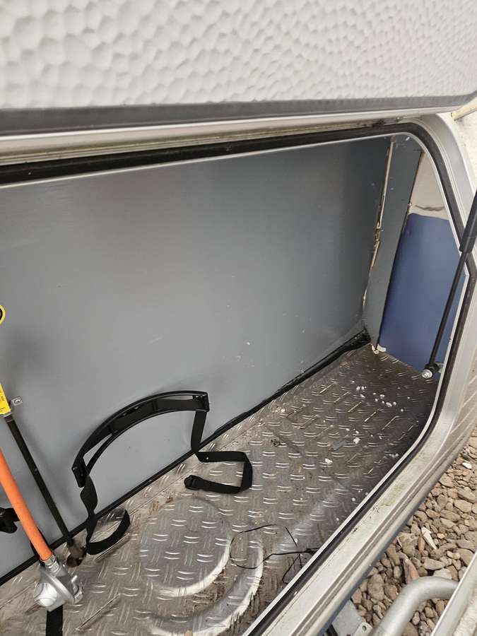 -Kita- TEC  490K 1, caravans