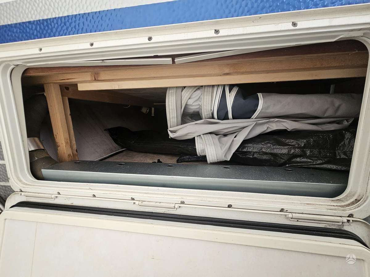 -Kita- TEC  490K 1, caravans