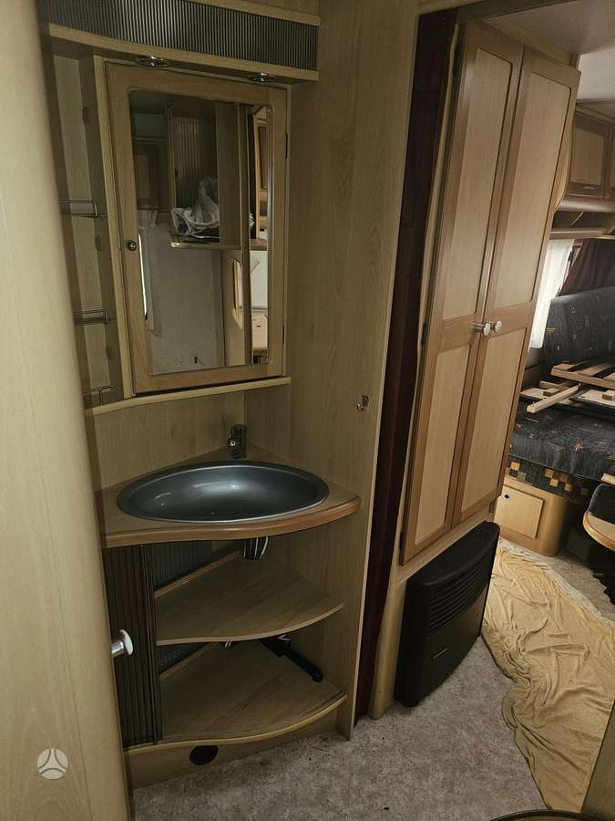 -Kita- TEC  490K 1, caravans