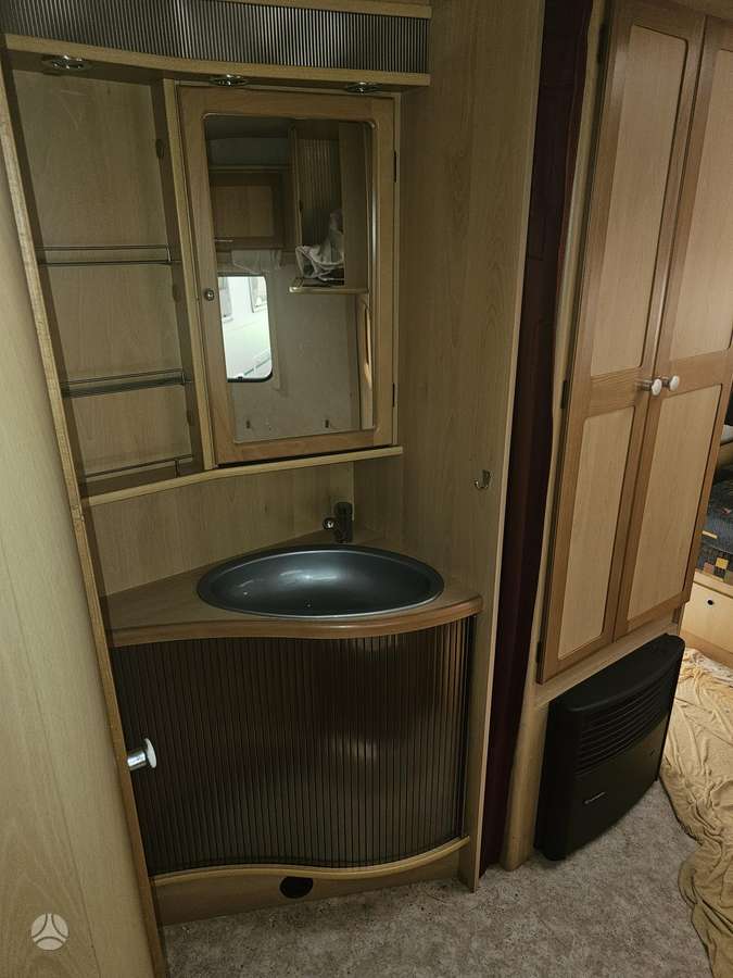 -Kita- TEC  490K 1, caravans