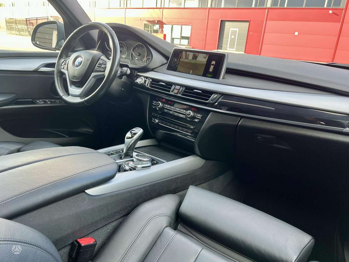 BMW X5, 2.0 l., off-road / crossover