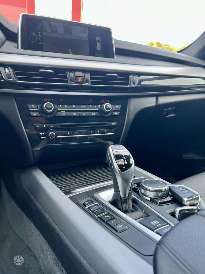 BMW X5, 2.0 l., off-road / crossover