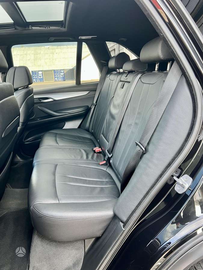 BMW X5, 2.0 l., off-road / crossover