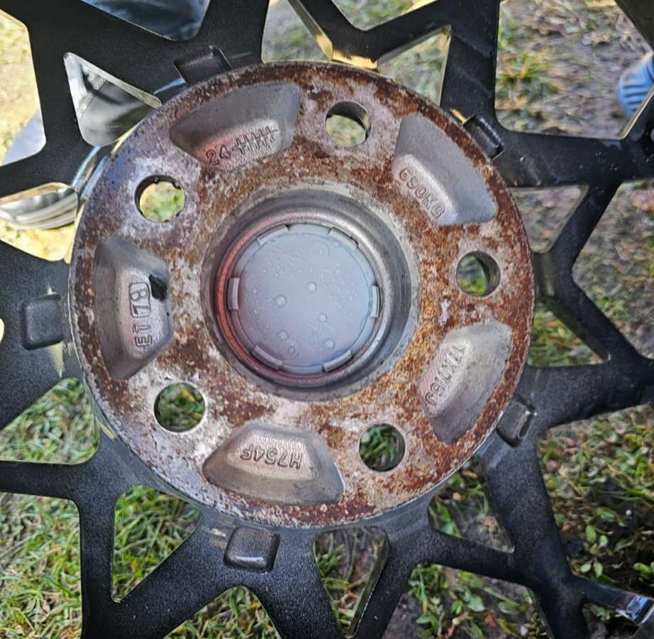 Audi A3, light alloy, R17