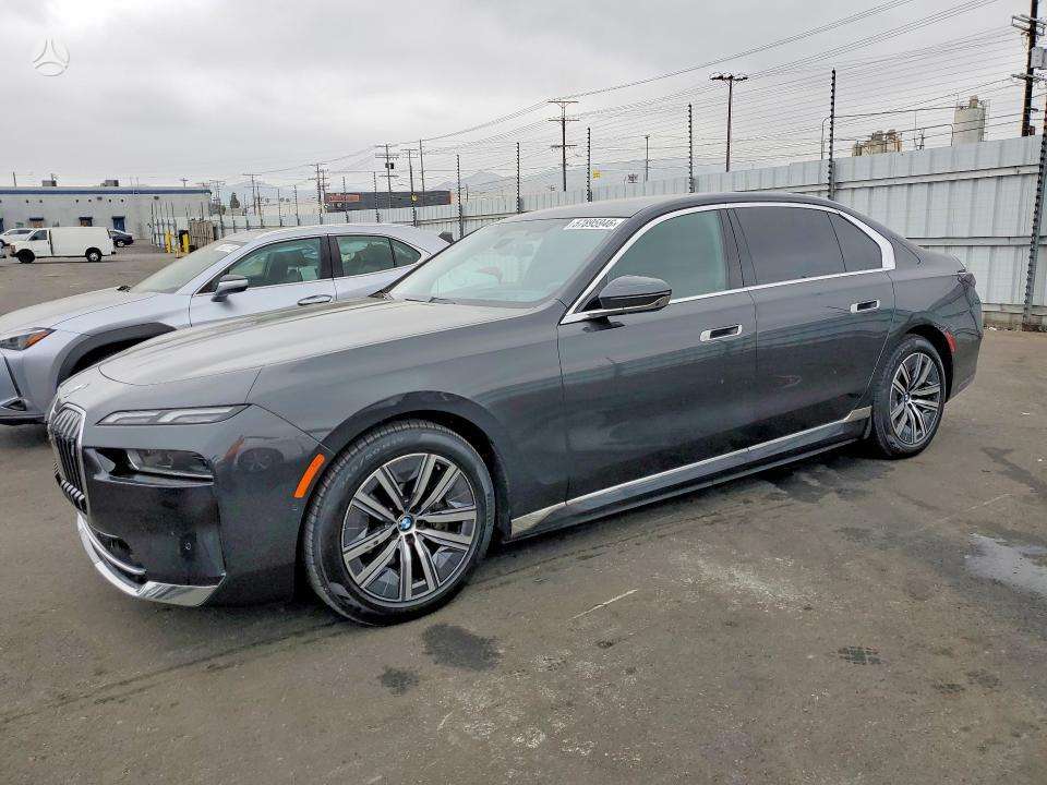 BMW i7 body parts