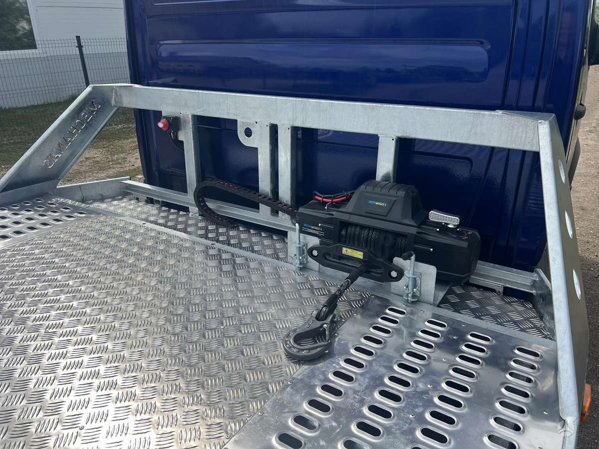 Volkswagen Crafter, auto transporters