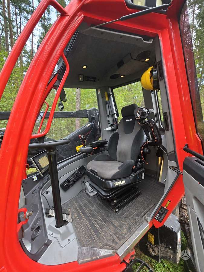 Komatsu XH901-5, forest tractors