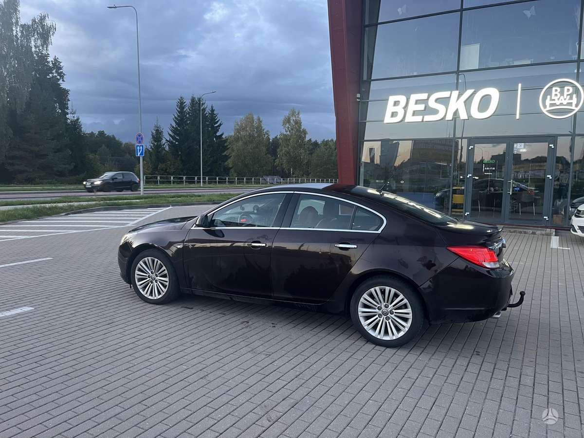 Opel Insignia, 2.0 l., Седан