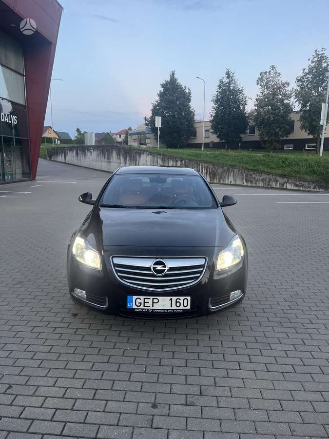 Opel Insignia, 2.0 l., Седан