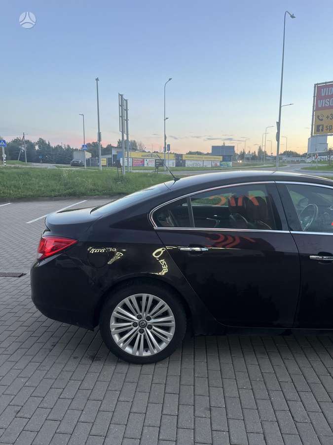 Opel Insignia, 2.0 l., Седан
