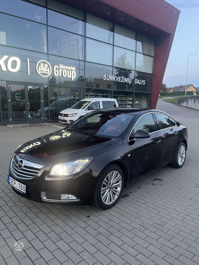 Opel Insignia, 2.0 l., Седан