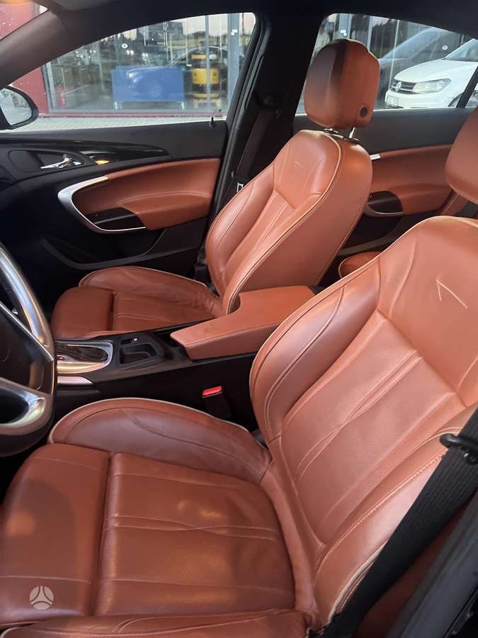 Opel Insignia, 2.0 l., Седан