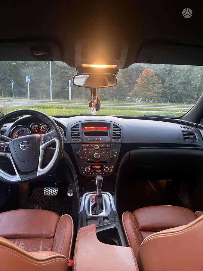 Opel Insignia, 2.0 l., Седан