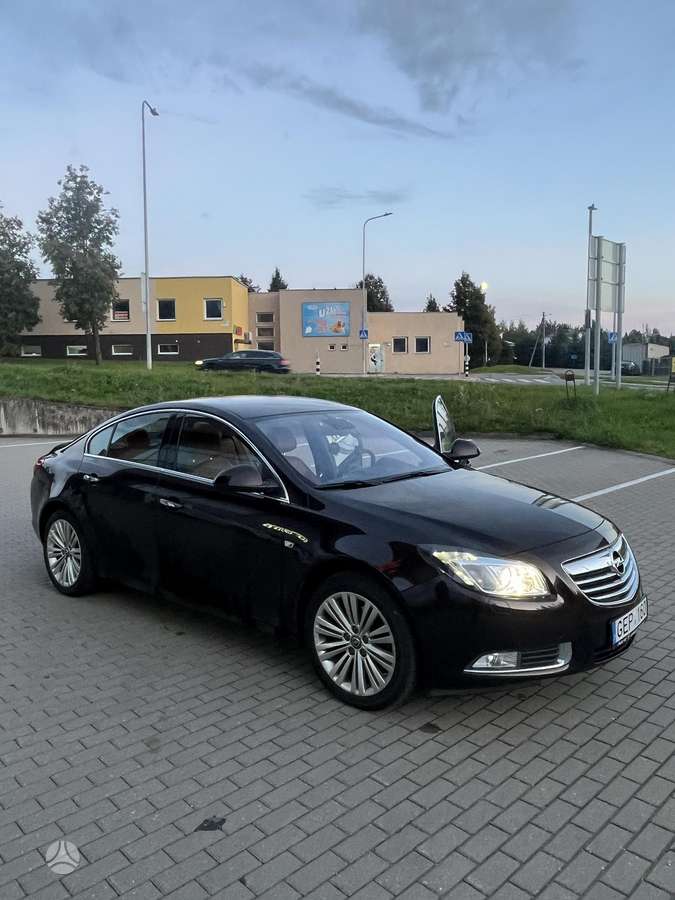 Opel Insignia, 2.0 l., Седан