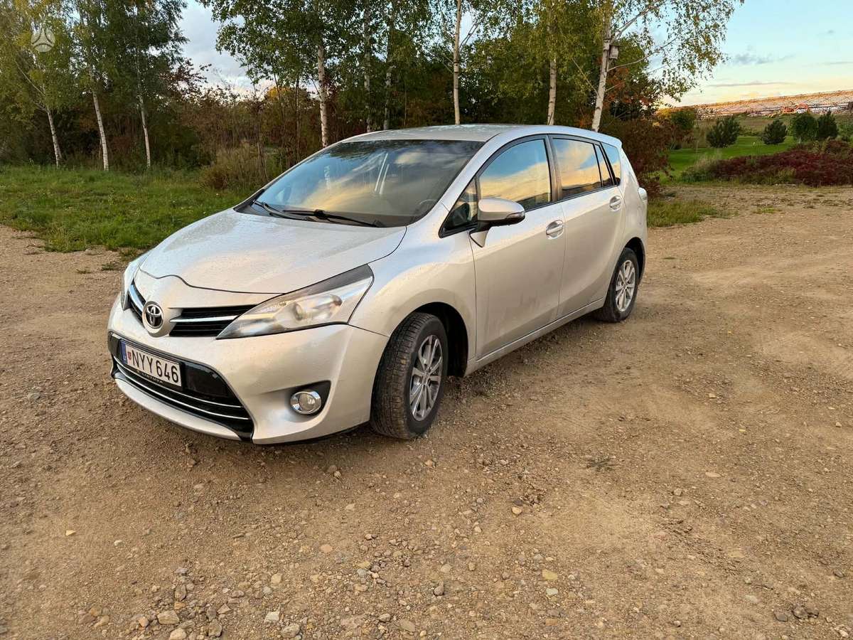 Toyota Verso, 2.0 l., wagon