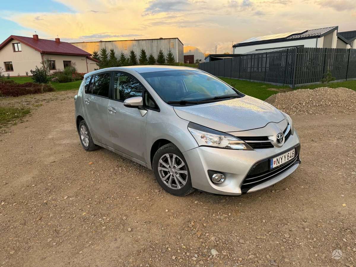 Toyota Verso, 2.0 l., wagon