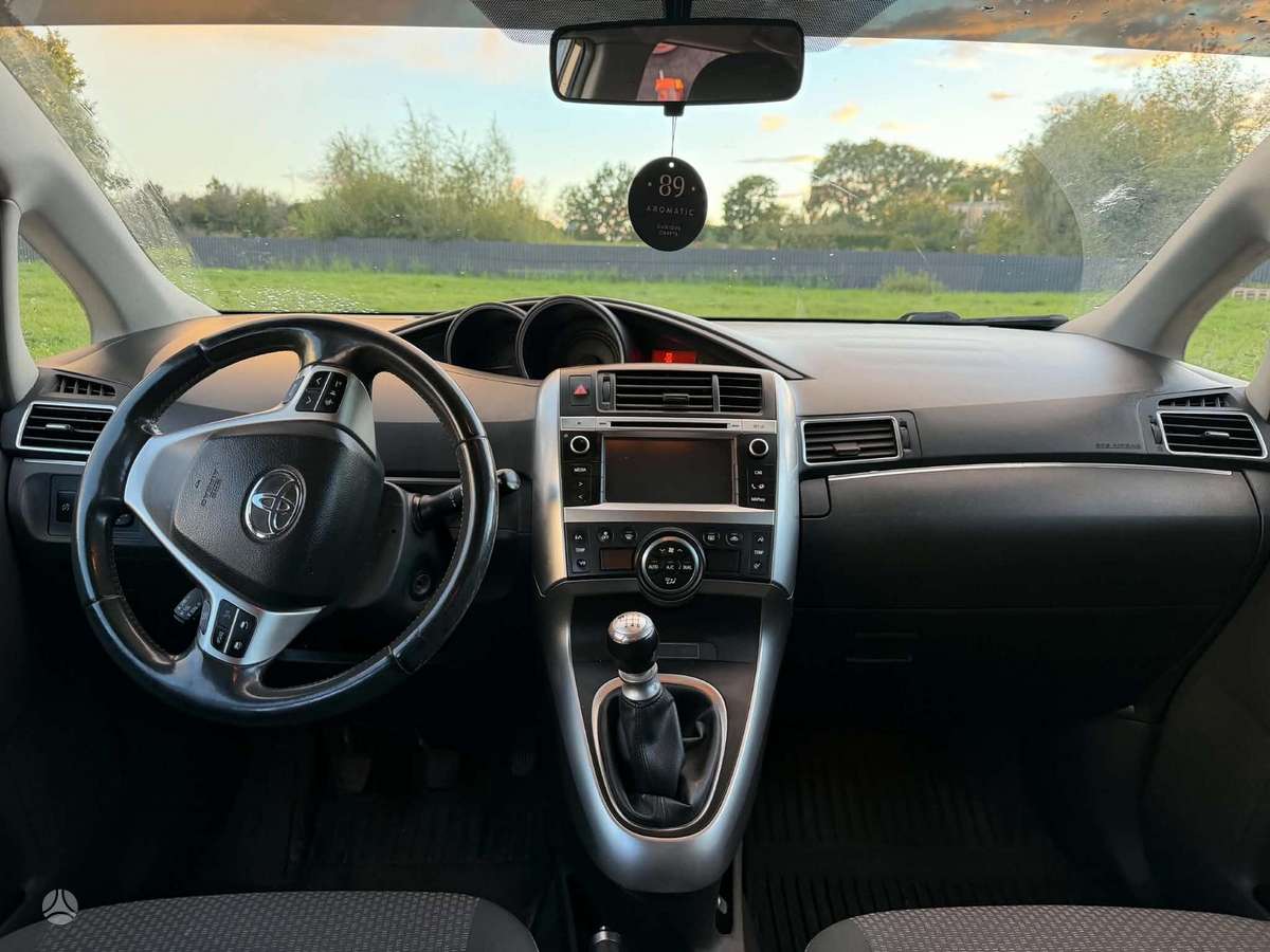 Toyota Verso, 2.0 l., wagon