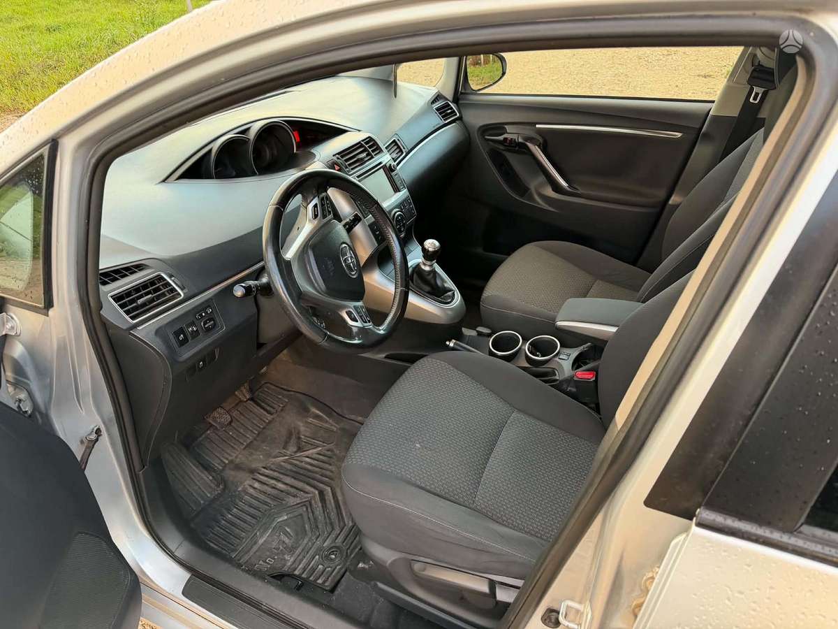 Toyota Verso, 2.0 l., wagon