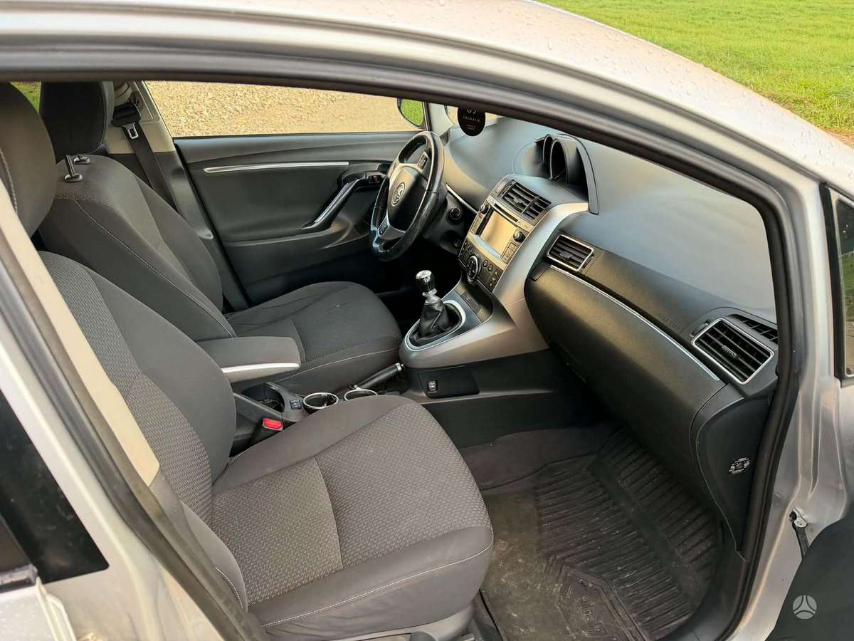 Toyota Verso, 2.0 l., wagon