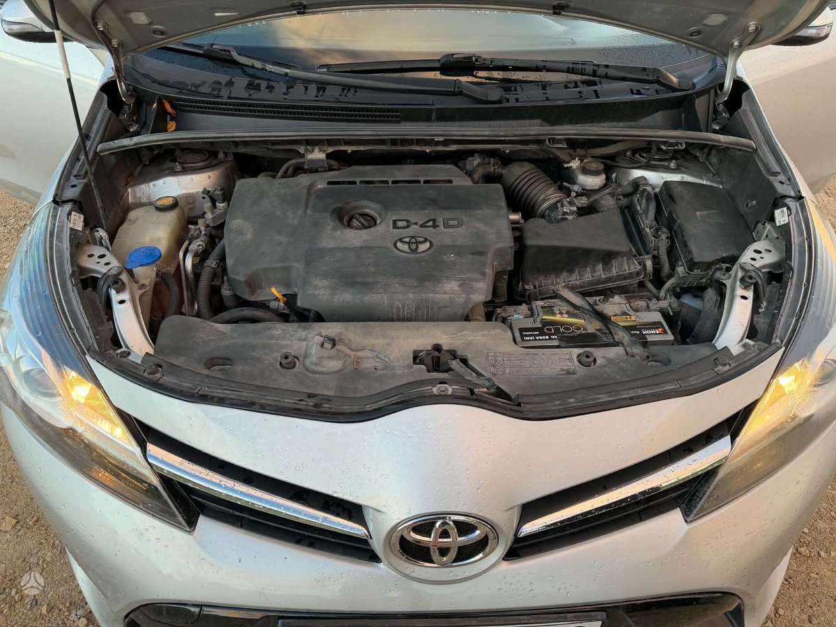 Toyota Verso, 2.0 l., wagon