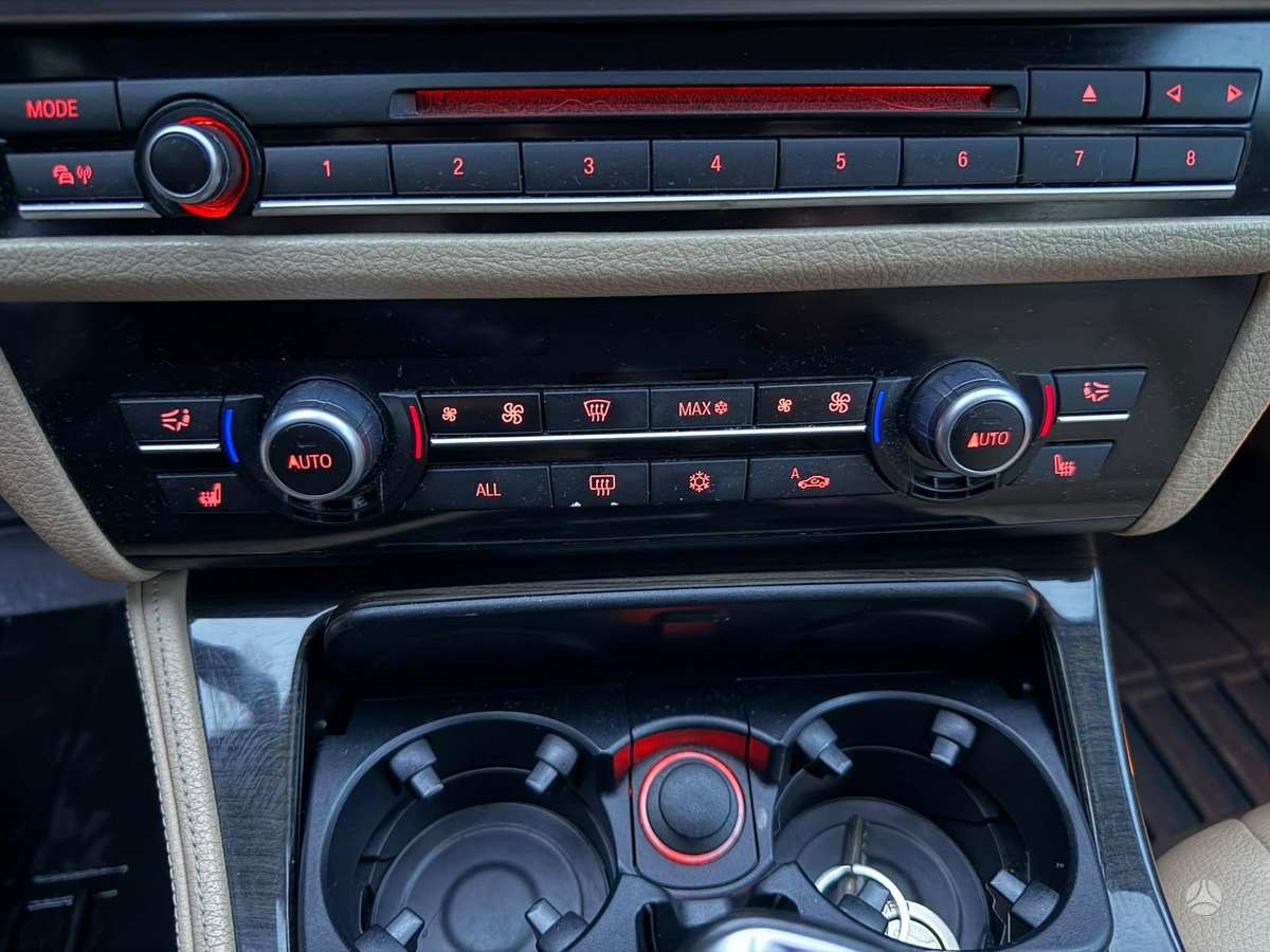 BMW 523, 3.0 l., Седан