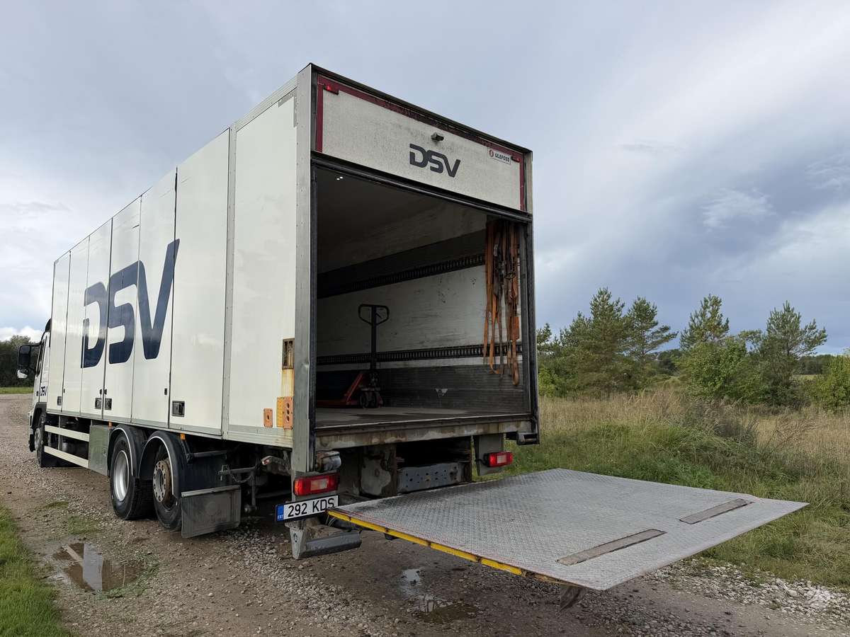 Volvo FM330 6x2 Open side, box trucks / box vans