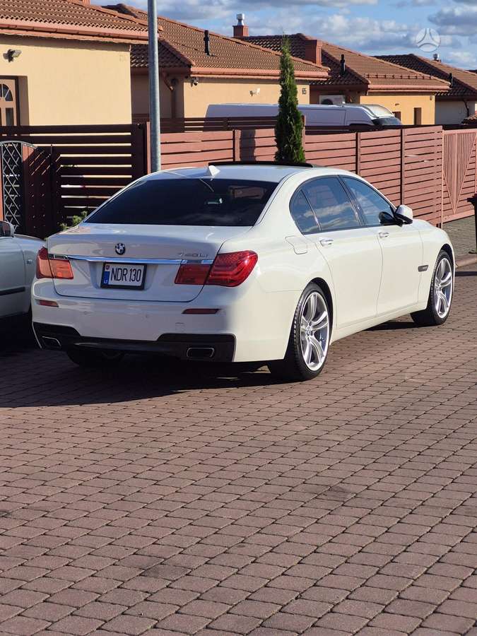 BMW 740, 3.0 l., Седан