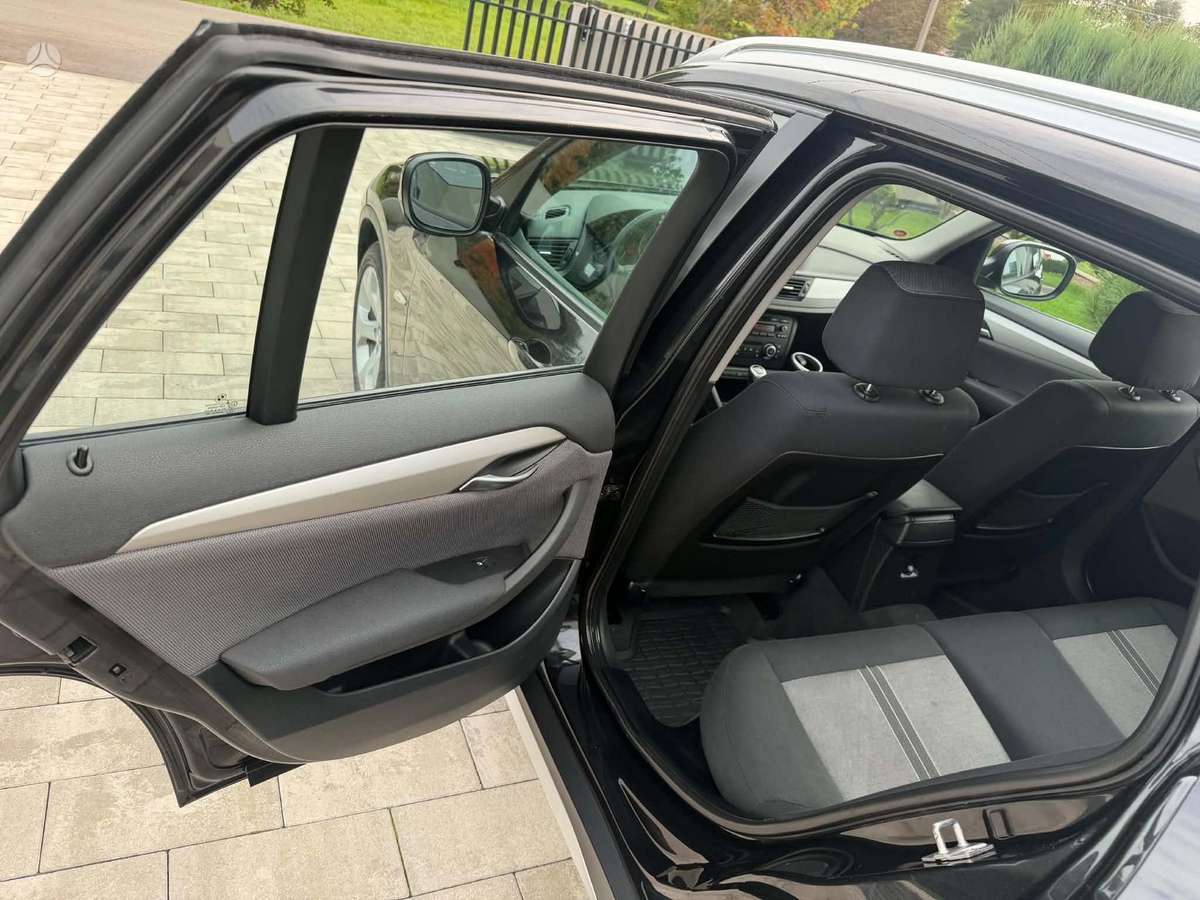 BMW X1, 2.0 l., hatchback