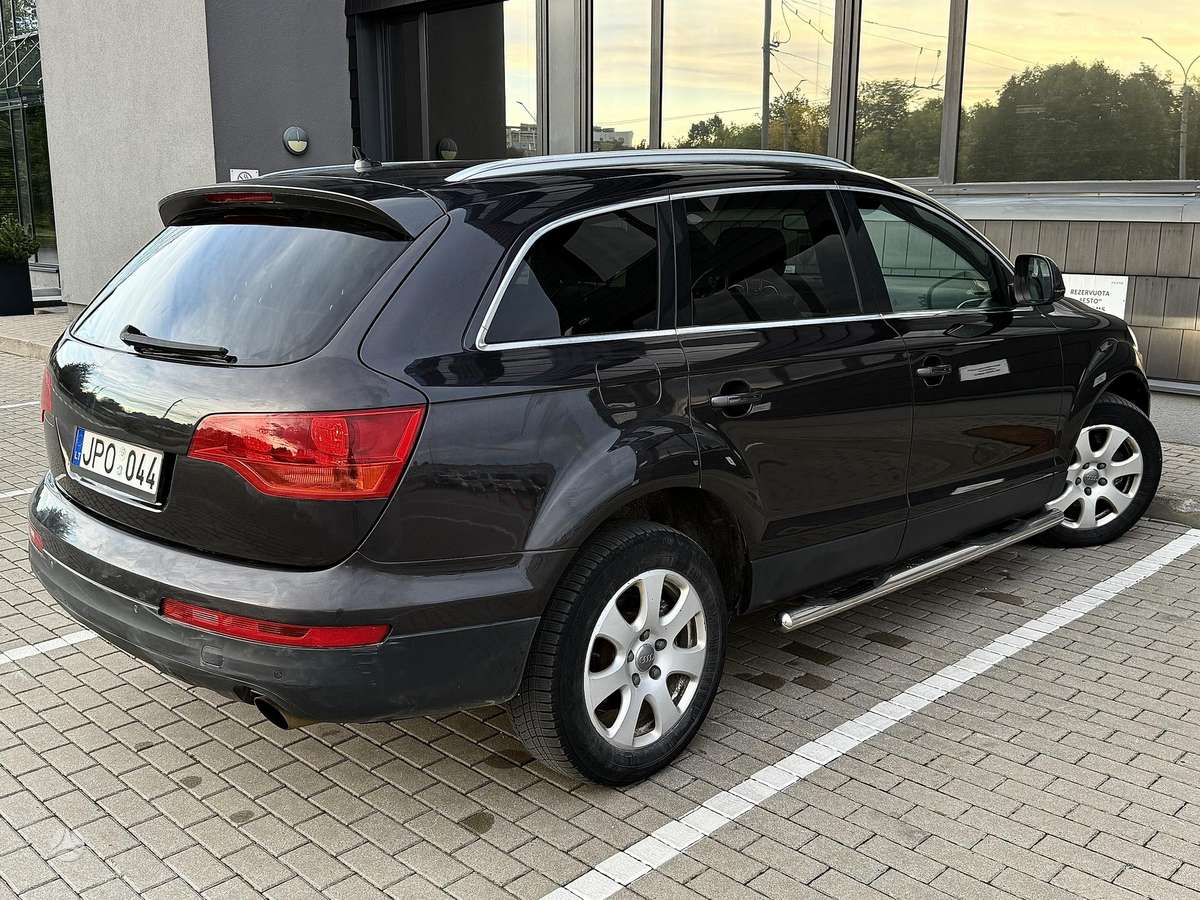 Audi Q7, off-road / crossover