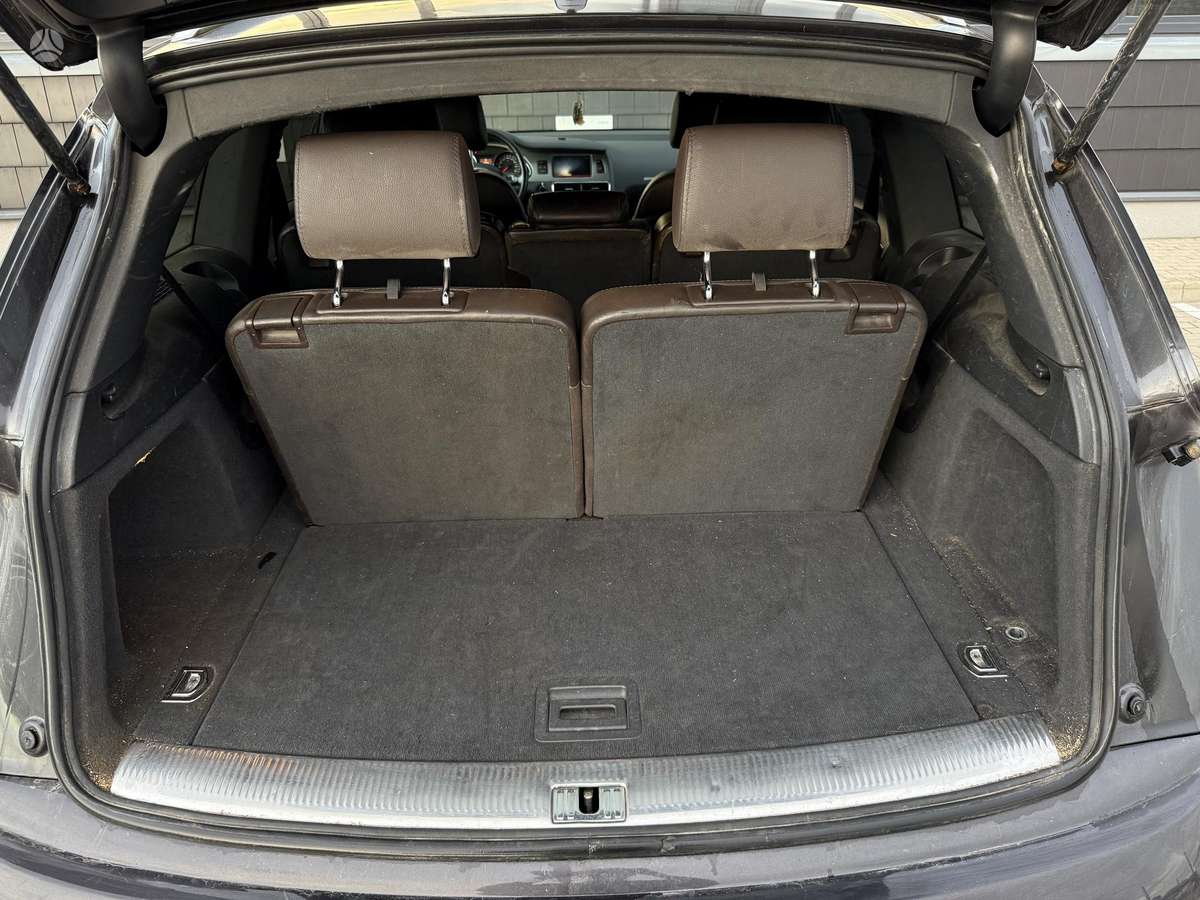 Audi Q7, off-road / crossover