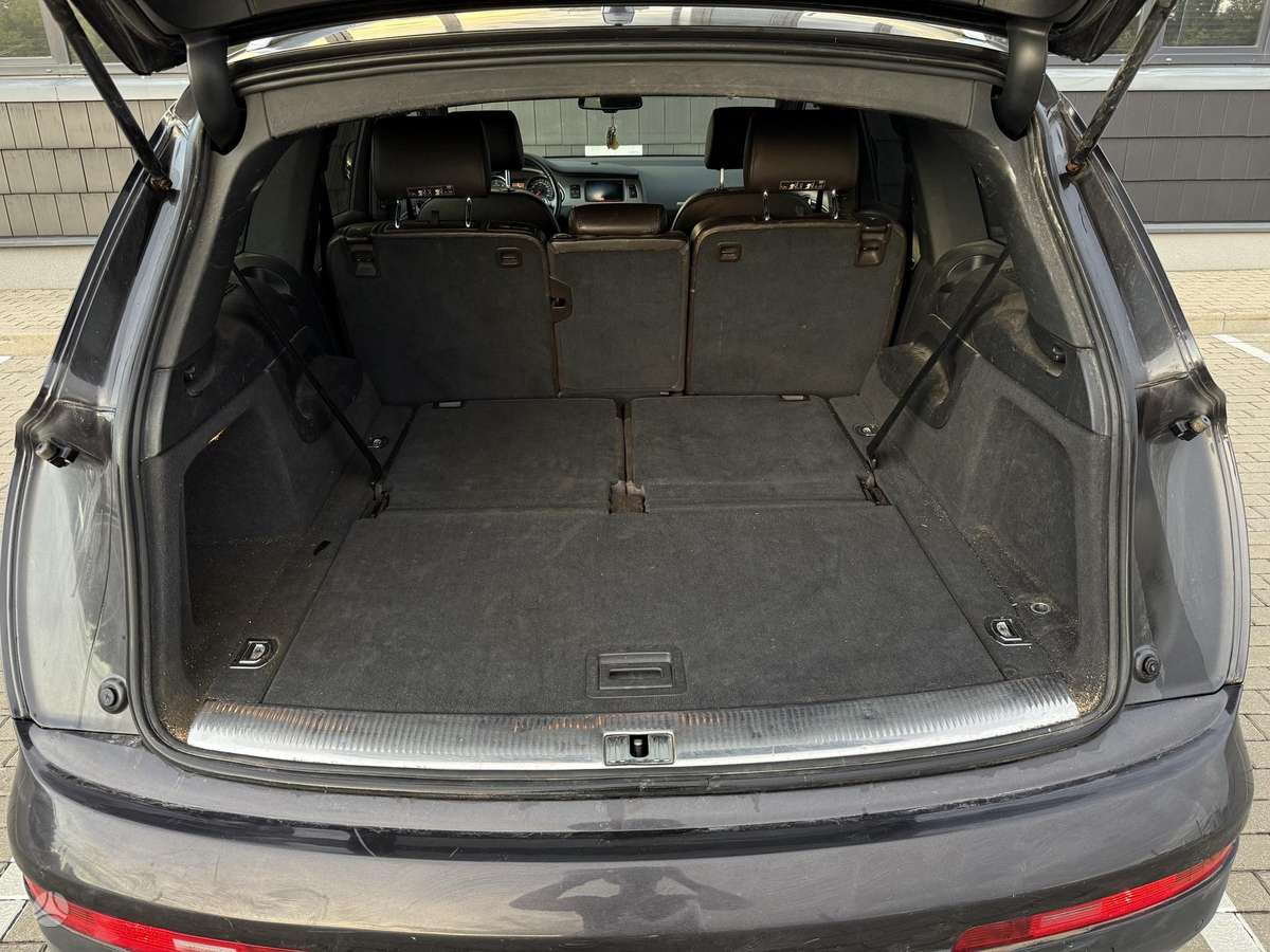 Audi Q7, off-road / crossover
