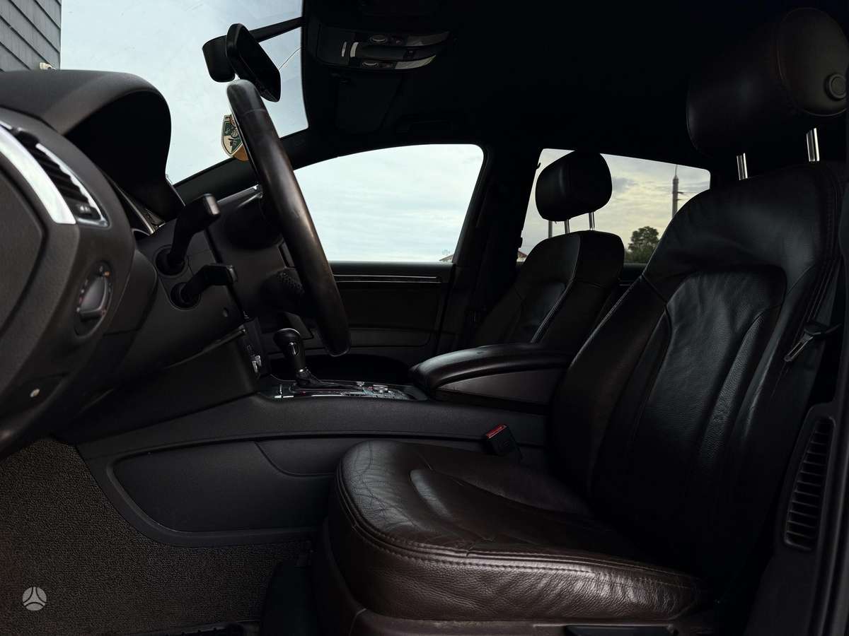 Audi Q7, off-road / crossover