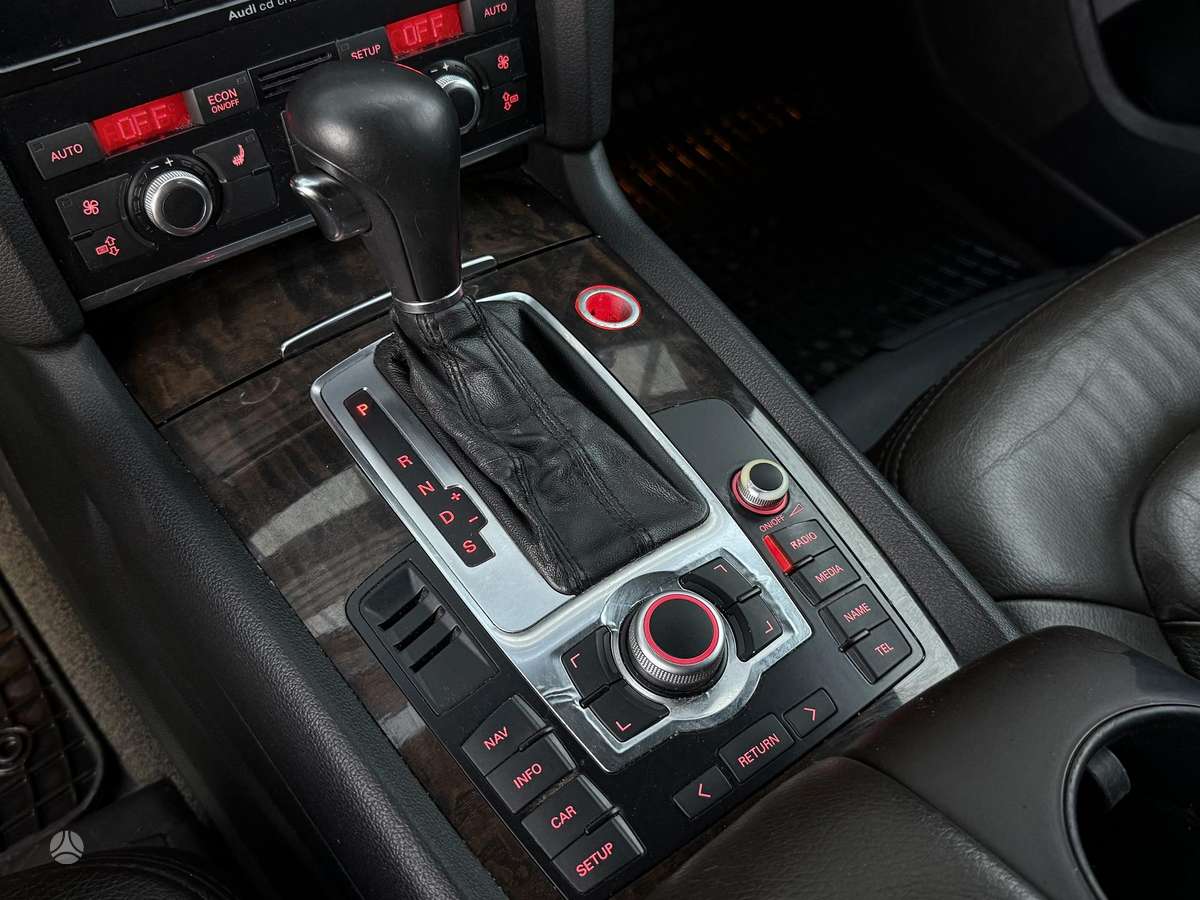 Audi Q7, Внедорожник / Кроссовер